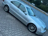 Gebraucht Mercedes E220 150 PS (110 kW) 2003 Silber Limousine