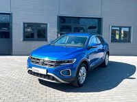 Gebraucht VW T-Roc Life 150 PS (110 kW) 2024 Blau SUV