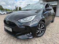 Gebraucht Toyota Yaris Hybrid Team 116 PS (85 kW) 2022 Schwarz Limousine