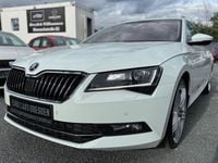 Gebraucht Skoda Superb LAURIN & KLEMENT 220 PS (161 kW) 2016 Weiß Kombi