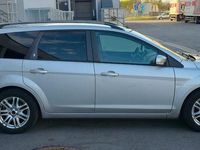 Gebraucht Ford Focus 109 PS (80 kW) 2009 Silber Limousine