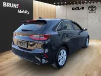 Usado Kia Ceed Comfort 140 CV (102 kW) 2025 Negro Utilitario