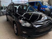 Gebraucht Hyundai i30 Edition 109 PS (80 kW) 2012 Schwarz Kombi