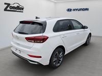 Gebraucht Hyundai i30 Advantage 103 PS (75 kW) 2025 Atlas white / sol (weiss) Limousine
