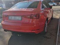 Gebraucht Audi A3 Attraction 125 PS (91 kW) 2015 Rot Limousine