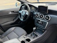 Gebraucht Mercedes A200 156 PS (114 kW) 2015 Silber Kleinwagen