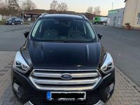 Gebraucht Ford Kuga Trend 150 PS (110 kW) 2016 Schwarz SUV