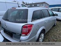 Gebraucht Opel Astra 110 PS (80 kW) 2011 Silber Kombi