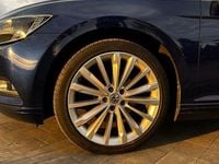 Gebraucht VW Passat 150 PS (110 kW) 2018 Blau Kombi