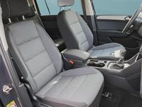 Gebraucht VW Touran 150 PS (110 kW) 2024 Grau Van / Kleinbus