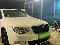 Gebraucht Skoda Superb 260 PS (191 kW) 2010 Weiß Kombi