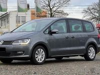 Gebraucht VW Sharan Trendline 150 PS (110 kW) 2018 Grau indiumgrau metallic Van / Kleinbus