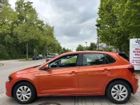 Gebraucht VW Polo Comfortline 75 PS (55 kW) 2018 Energetic orange metallic Kleinwagen