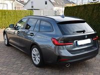 Gebraucht BMW 320e 190 PS (139 kW) 2020 Grau Kombi
