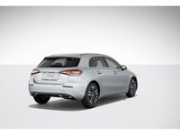 Gebraucht Mercedes A200 Advanced 163 PS (119 kW) 2023 Iridiumsilber metallic Limousine