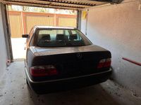 Gebraucht Mercedes E280 Avantgarde 193 PS (141 kW) 1997 Violet Limousine