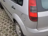 Second-hand Ford Fiesta 60 CP (44 kW) 2004 Argintiu Hatchback