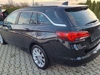Usado Opel Astra Innovation 160 HP (117 kW) 2017 Preto Carrinha