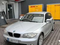 Gebraucht BMW 118 122 PS (89 kW) 2005 Silber Kleinwagen