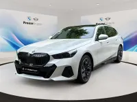 Gebraucht BMW 540 M Sport 303 PS (222 kW) 2025 Weiß Kombi