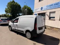 Gebraucht Renault Express 95 PS (69 kW) 2021 Weiß Van / Kleinbus