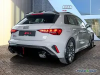 Gebraucht Audi RS3 Ambiente 400 PS (294 kW) 2026 Kreide uni (porsche) Limousine