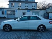 Gebraucht Mercedes E200 136 PS (100 kW) 2011 Weiß Limousine