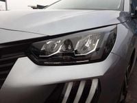 Gebraucht Peugeot 208 Active 101 PS (74 kW) 2024 Silber metallic Kleinwagen