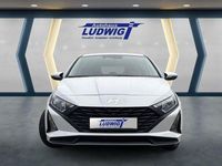 Gebraucht Hyundai i20 Select 79 PS (58 kW) 2025 Atlas white Kleinwagen