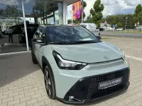 Neu Toyota Aygo X 117 PS (86 kW) 2026 Urban khaki/black SUV