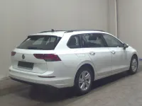 Gebraucht VW Golf VIII Life 150 PS (110 kW) 2022 Weiss Kombi