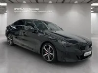 Gebraucht BMW 550e M Sport 313 PS (230 kW) 2025 Schwarz Limousine