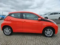 Gebraucht Toyota Aygo X-play 69 PS (50 kW) 2016 Orange Kleinwagen