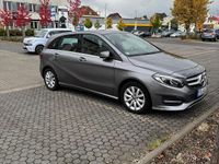 Gebraucht Mercedes B220 177 PS (130 kW) 2017 Grau Van / Kleinbus