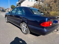 Gebraucht Mercedes E240 Elegance 170 PS (125 kW) 1998 Blau Limousine
