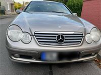 Gebraucht Mercedes 180 143 PS (105 kW) 2004 Gold Limousine