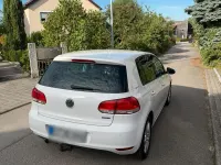 Gebraucht VW Golf VI 105 PS (77 kW) 2010 Weiß Kleinwagen