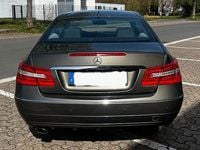 Gebraucht Mercedes E250 204 PS (150 kW) 2009 Grau Coupé