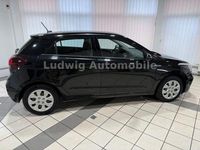 Gebraucht Hyundai i20 Passion Plus 84 PS (61 kW) 2018 Schwarz Limousine