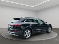 Gebraucht Audi e-tron Advanced 300 kW (408 PS) 2023 Mythosschwarz metallic SUV