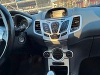 Gebraucht Ford Fiesta Trend 82 PS (60 kW) 2009 Blau Kleinwagen