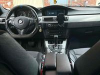 Gebraucht BMW 320 177 PS (130 kW) 2008 Schwarz Kombi