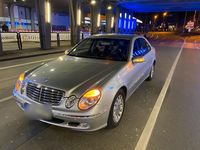 Gebraucht Mercedes E240 177 PS (130 kW) 2004 Silber Limousine