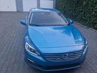 Gebraucht Volvo V60 120 PS (88 kW) 2017 Blau Kombi
