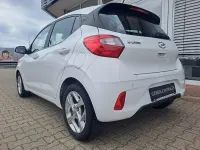 Gebraucht Hyundai i10 Trend 84 PS (61 kW) 2022 Weiß Kleinwagen