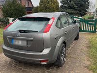 Używany Ford Focus 101 KM (74 kW) 2006 Szary Hatchback