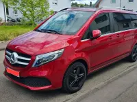 Gebraucht Mercedes V220 Avantgarde Edition 163 PS (119 kW) 2022 Rot Van / Kleinbus