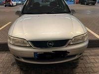 Gebraucht Opel Vectra Edition 116 PS (85 kW) 1999 Silber Limousine