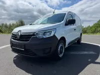 Używany Renault Express 75 KM (55 kW) 2022 Biały Minivan