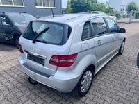 Gebraucht Mercedes B180 109 PS (80 kW) 2008 Silber Van / Kleinbus
